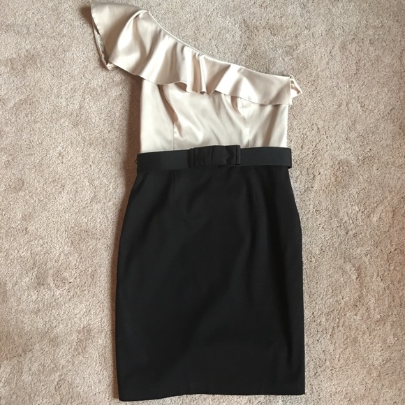 WHBM One-Shoulder Ruffle Dress NWT - Picture 2 of 8